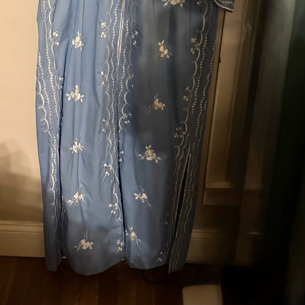 Vintage Caro of Honolulu Blue Embroidered Peignoir Robe •  Nylon • M/ - Picture 2 of 7